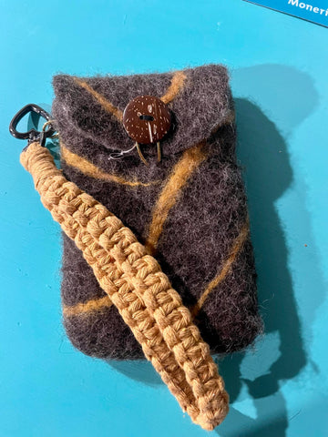 Cell Phone Purse-Wet Felt/Macrame 2 Part Workshop June 22nd and 29th